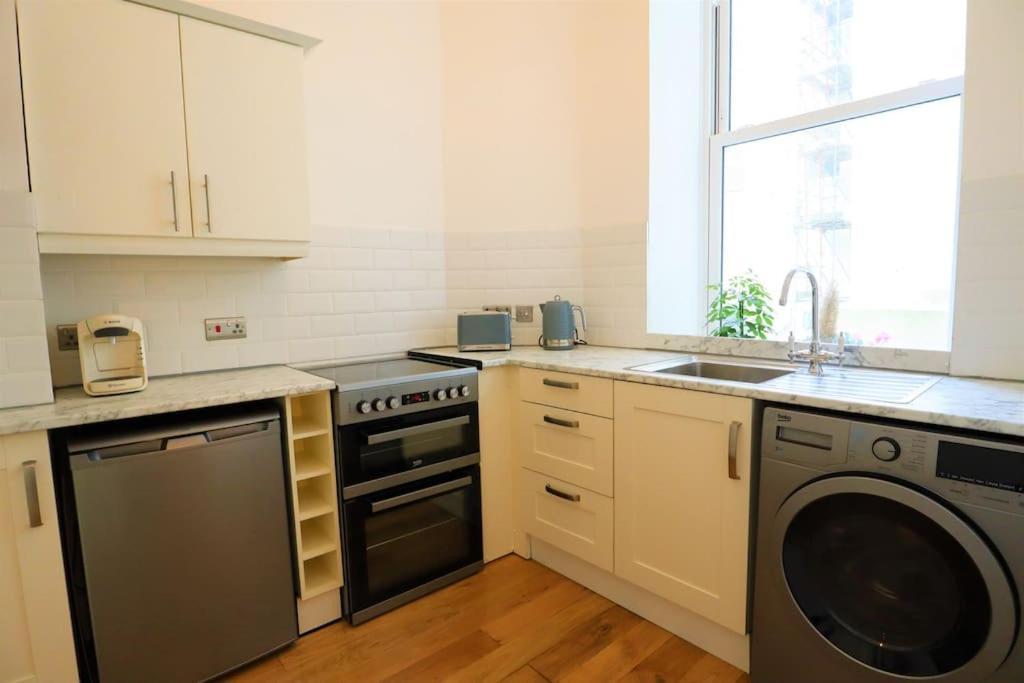 Seagulls Nest- Stylish 1 Bed Seafront Apartment Hastings Extérieur photo
